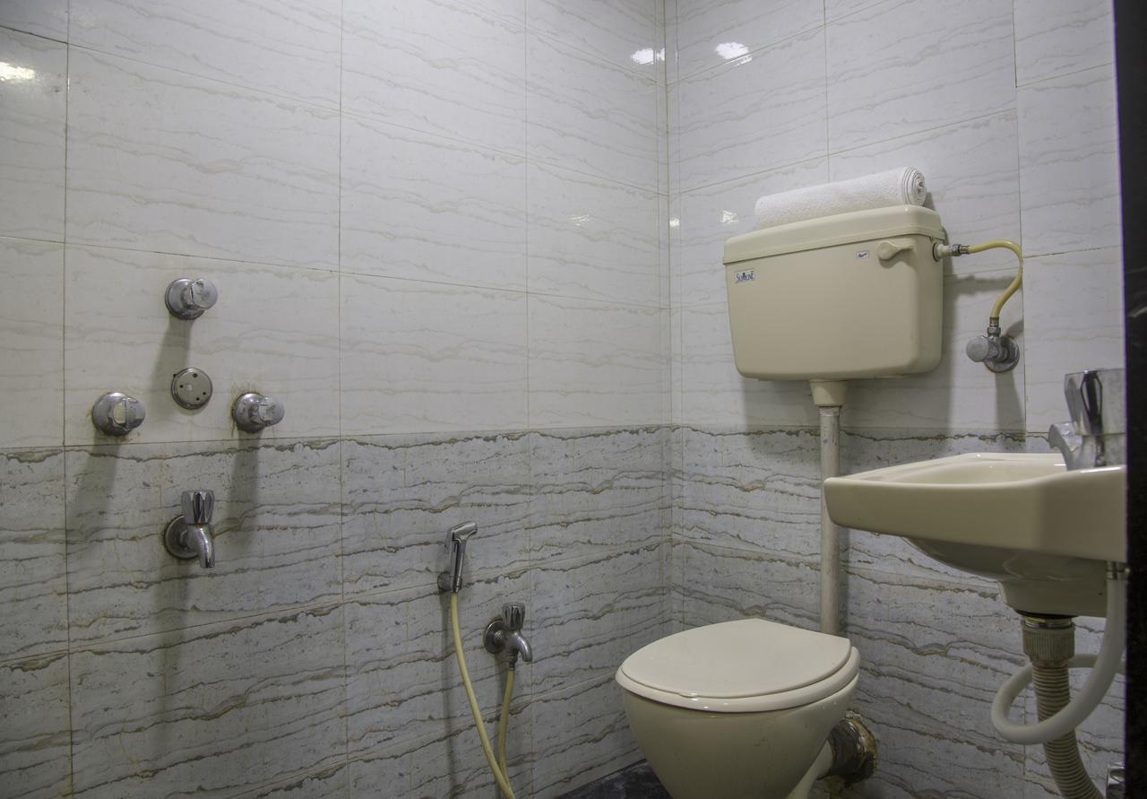 Relax Guest House 뭄바이 외부 사진