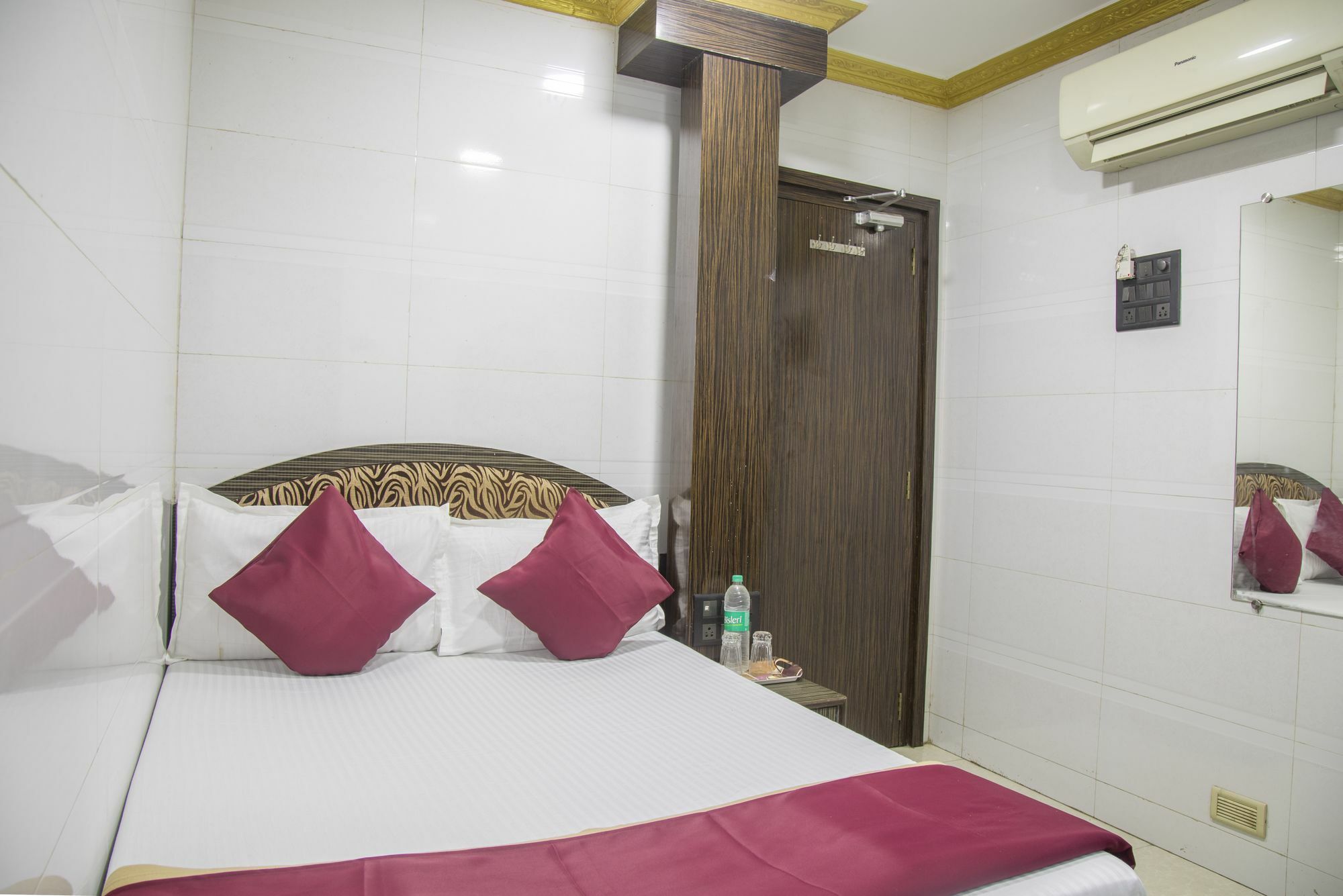 Relax Guest House 뭄바이 외부 사진